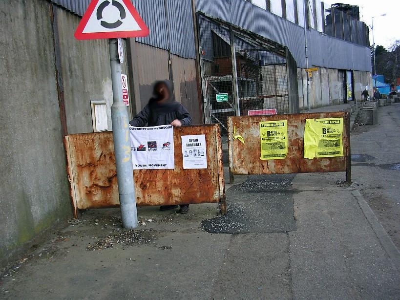 Solidaridad alas puertas de cuartel policial,Belfast